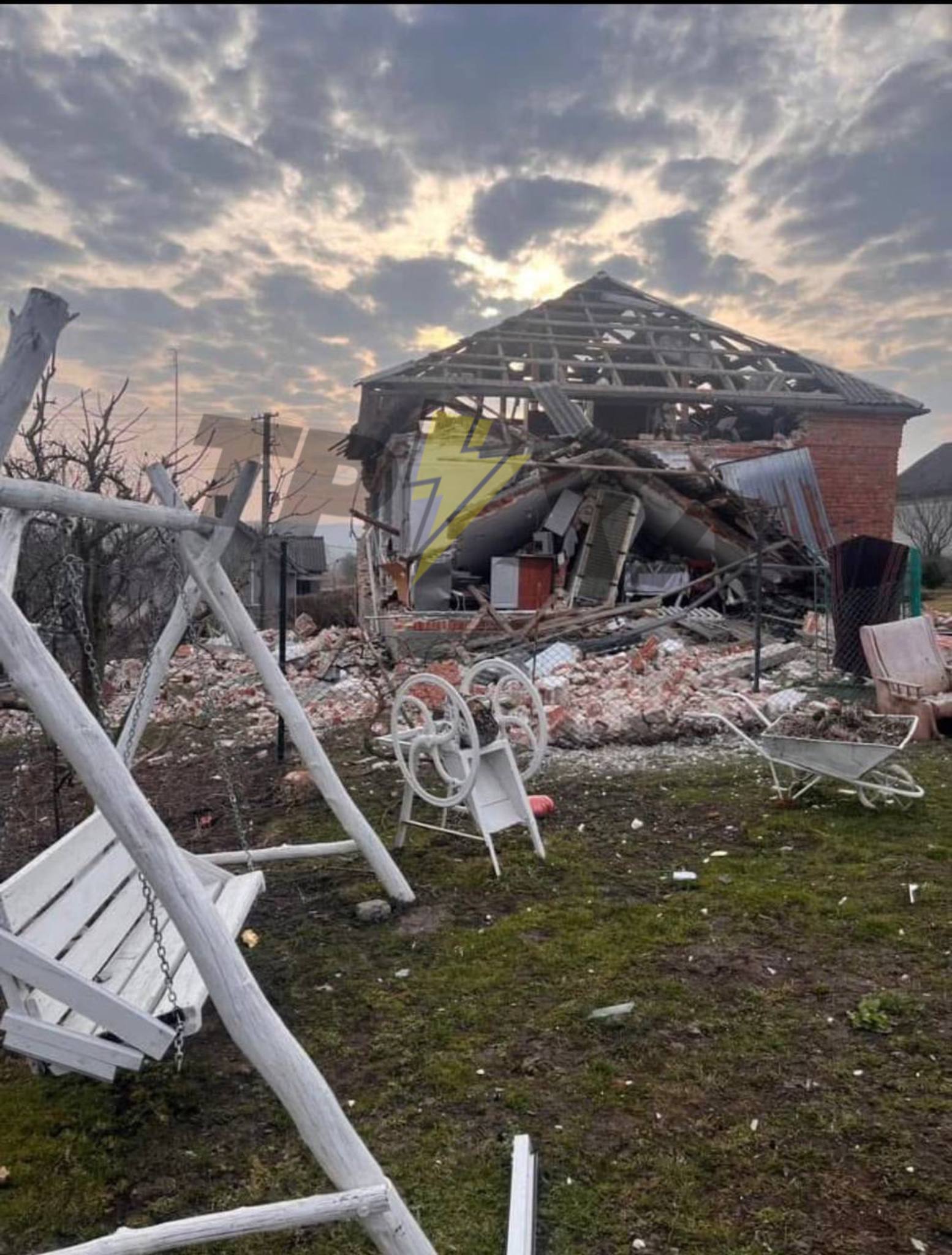 На Львівщині стався вибух газу в житловому будинку (перші ФОТО)