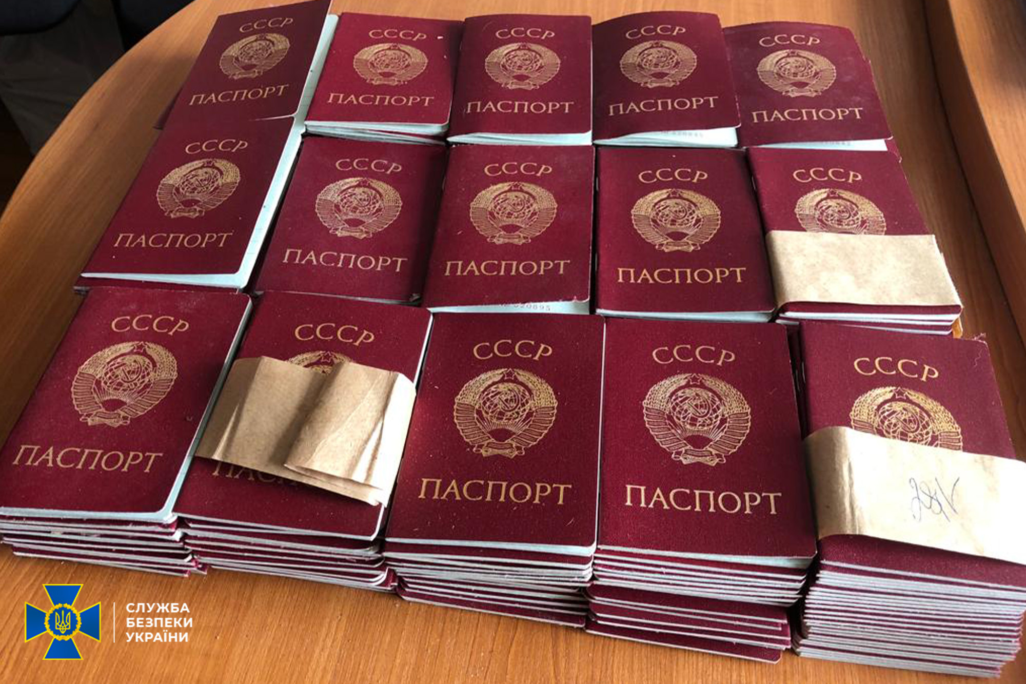 Паспорти СРСР для мешканців Київщини. Росіяни підготували окупаційні документи