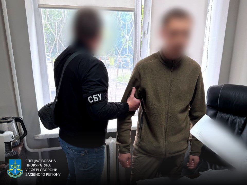Адвокати й юристка на Волині «знімали» ухилянтів з розшуку за гроші — їх підозрюють у зловживанні впливом