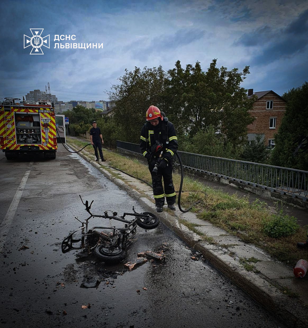 У Львові під час руху загорівся електроскутер: деталі