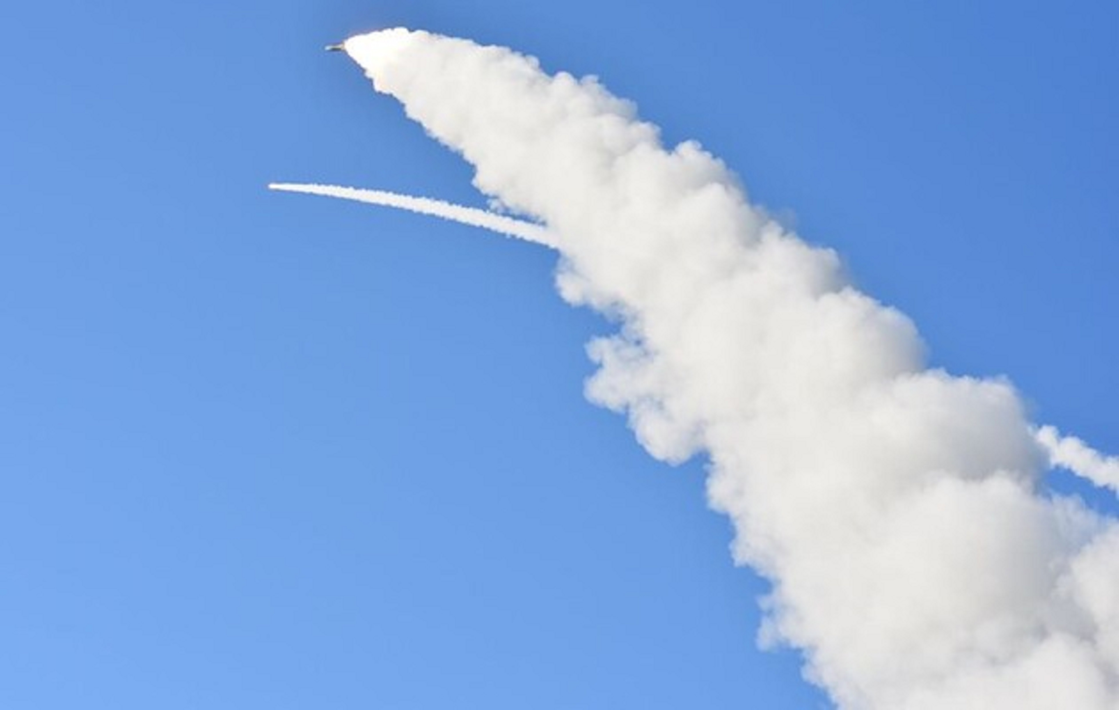 Рашисти обстріляли Харків чотирма ракетами С-300