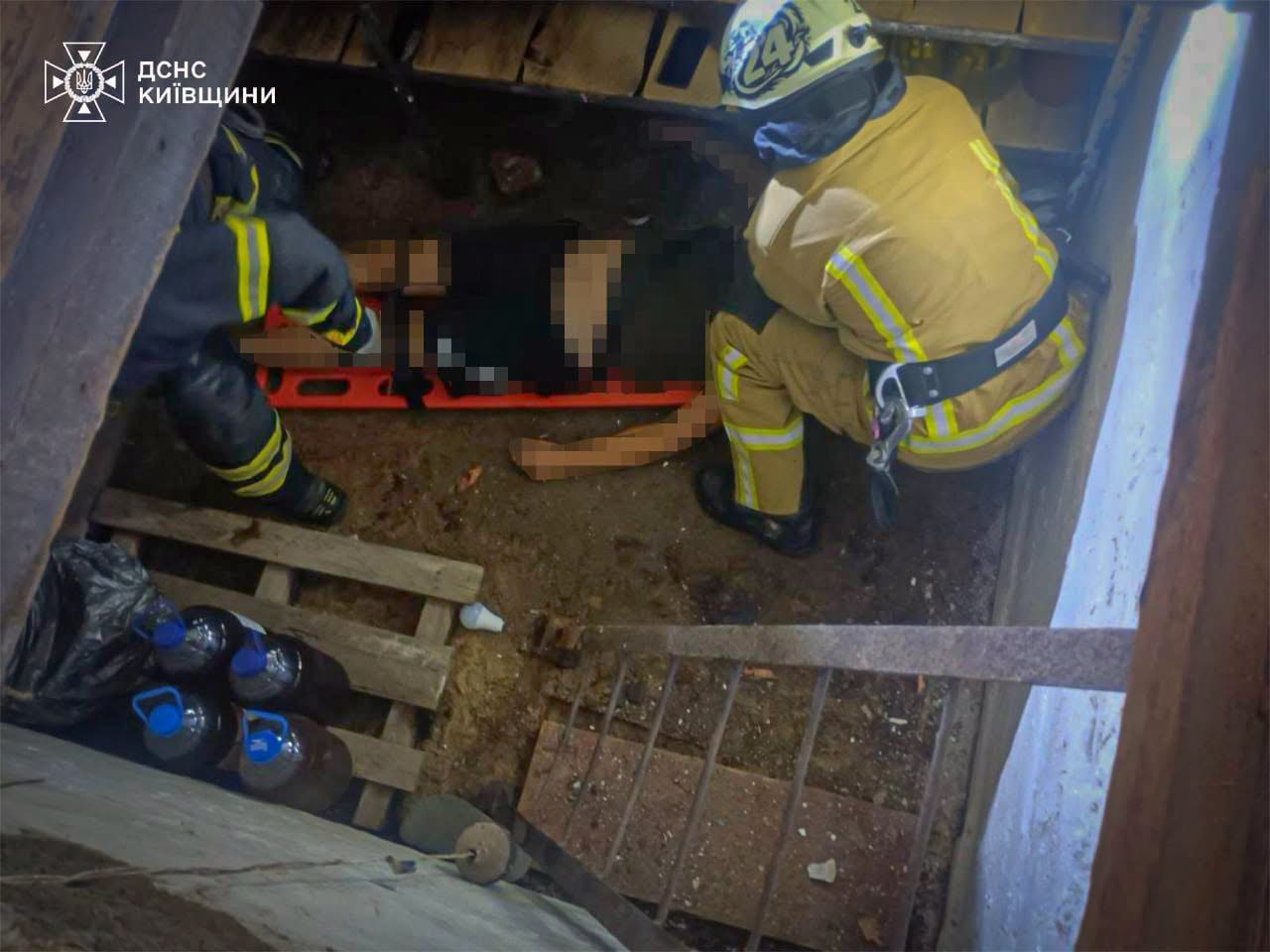 На Київщині 23-річний хлопець трагічно загинув у погребі
