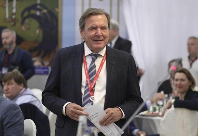Особистий друг Шредер кілька годин говорив з путіном