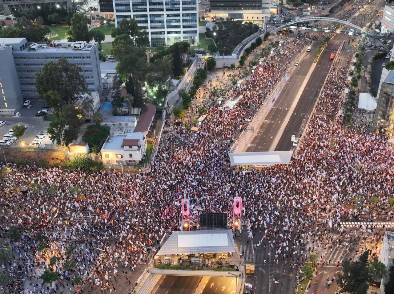 Десятки тисяч людей вийшли на протести в Ізраїлі через плани влади повністю взяти під контроль сектор Гази