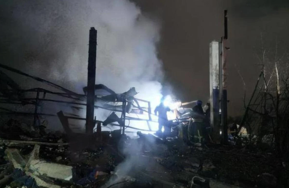 Росія обстріляла Запоріжжя ракетами С-300. В ОП показали фото наслідків
