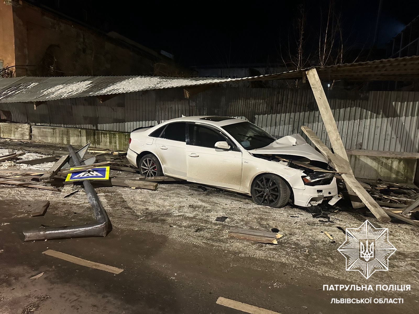 У Львові під час комендантської години п'яний водій скоїв ДТП