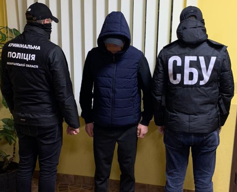 Правоохоронці затримали підозрюваного у підпалі авто журналіста
