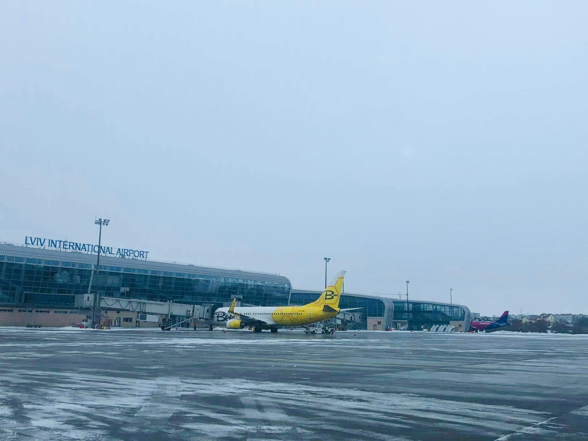 Ситуація у повітряному просторі над містом. Наживо з аеропорту "Львів"