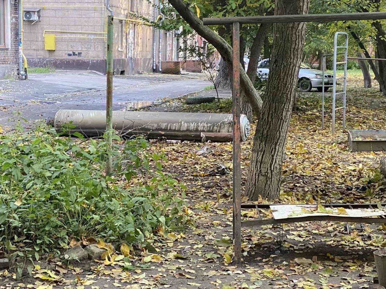 Рашисти обстріляли житловий будинок у Запоріжжі. Є поранені