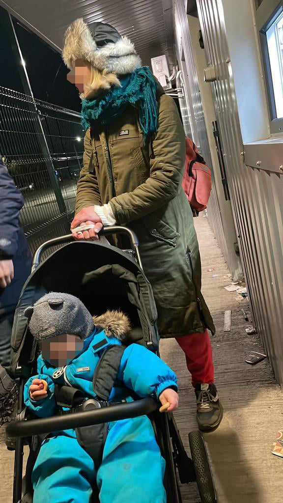 Молодий киянин хотів виїхати з України, видавши себе за свою дружину