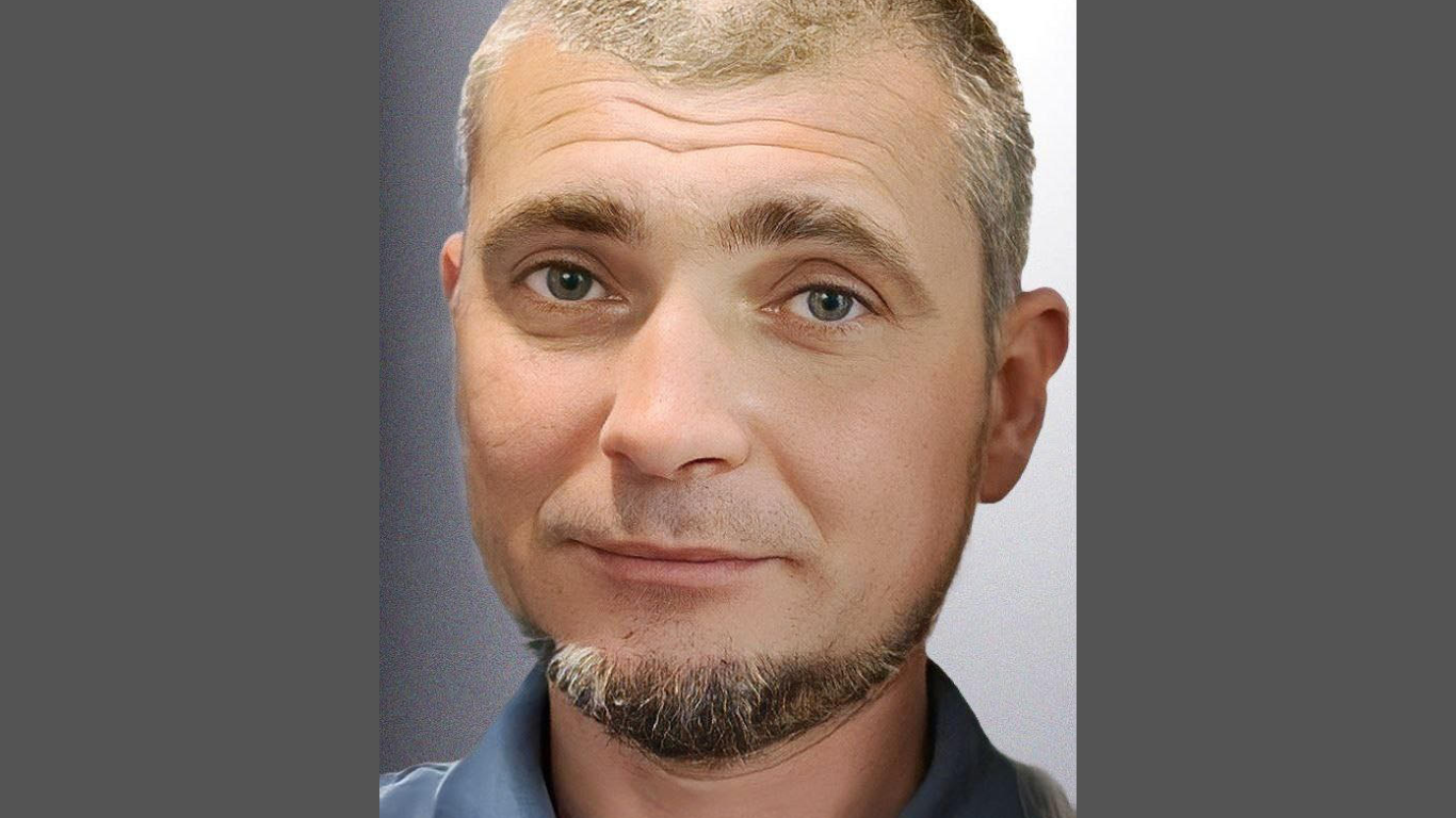 Попри проблеми зі здоров'ям повернувся у військо. Львів прощається з десантником 80-ки