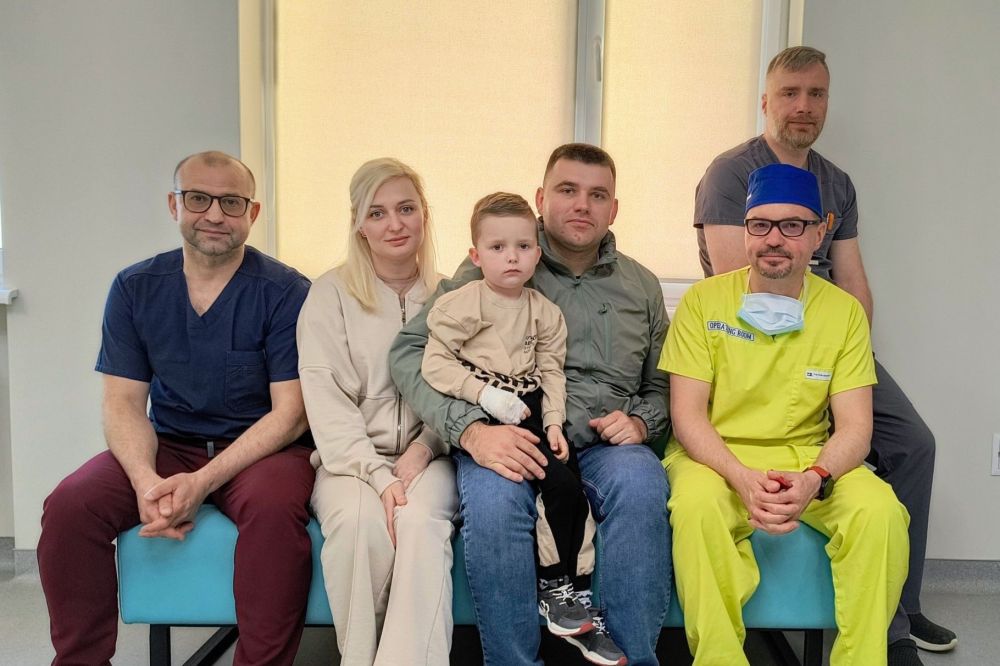 Розділили печінку на три частини: у Львові врятували хлопчика з величезною пухлиною