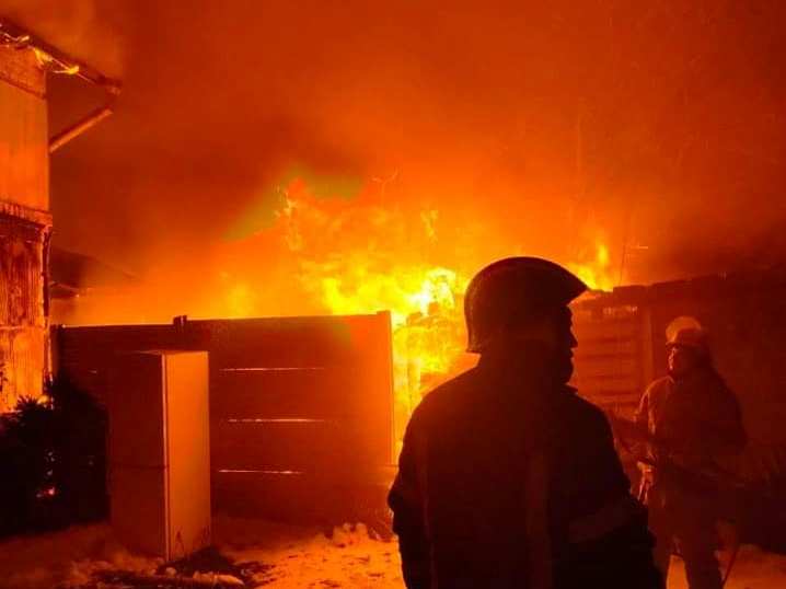 Обстріли на  Харківщині: за добу рятувальники здійснили 34 виїзди