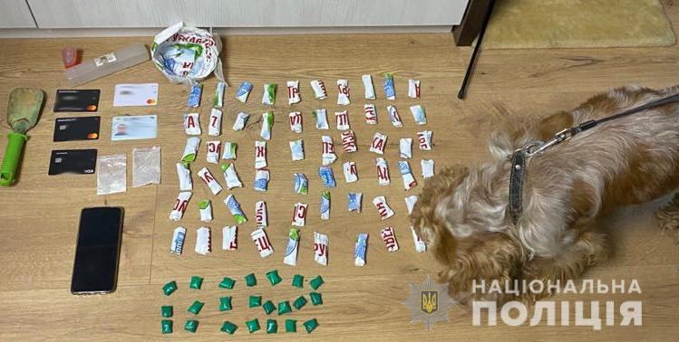 У Львові впіймали «закладчиків» із «багатим» асортиментом