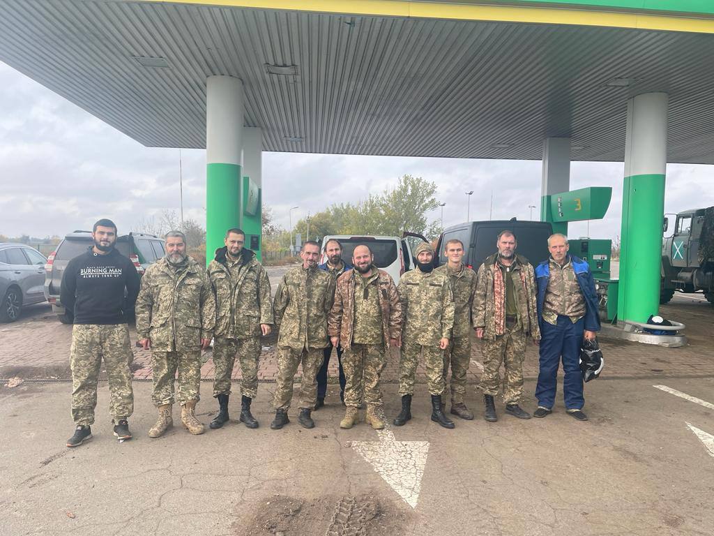 Черговий обмін: ще 10 захисників України повернулися додому