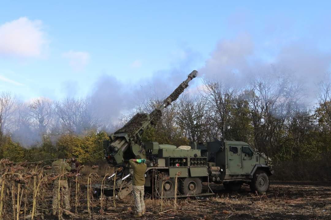 Втрати ворога за добу - майже тисяча військових, 18 танків, 15 артсистем