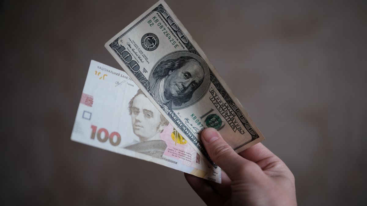 В Україні знову росте долар: який курс сьогодні