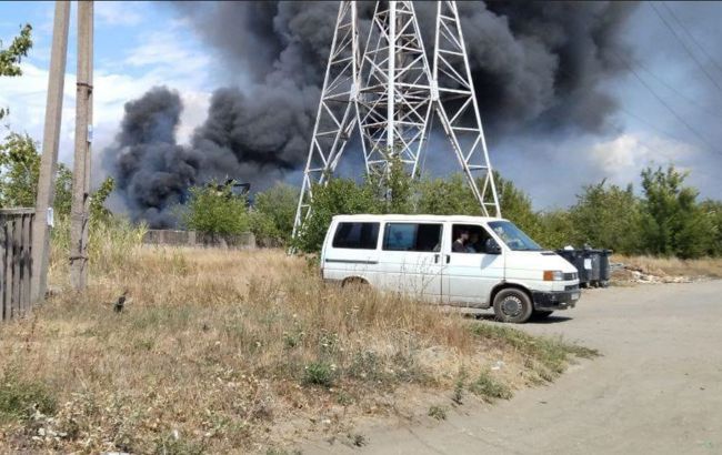 В Маріуполі спалахнула масштабна пожежа в районі нової військової бази РФ