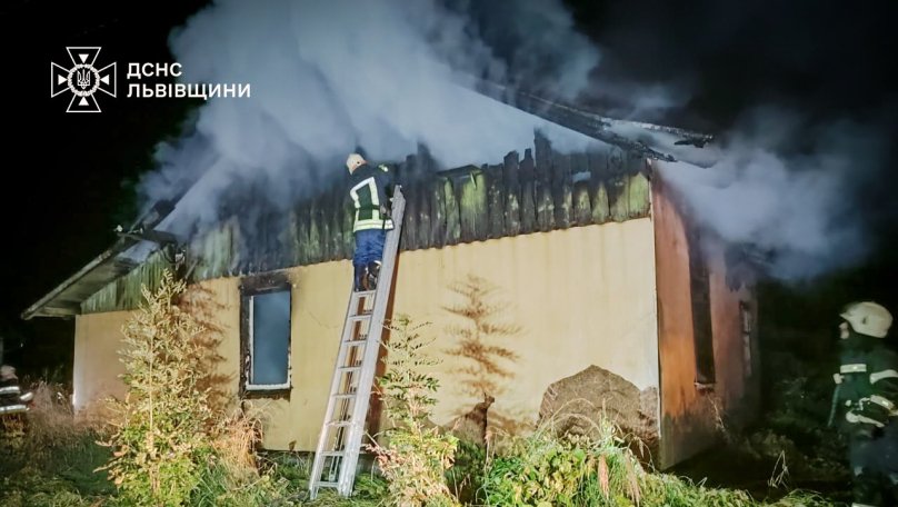 На Львівщині горів житловий будинок