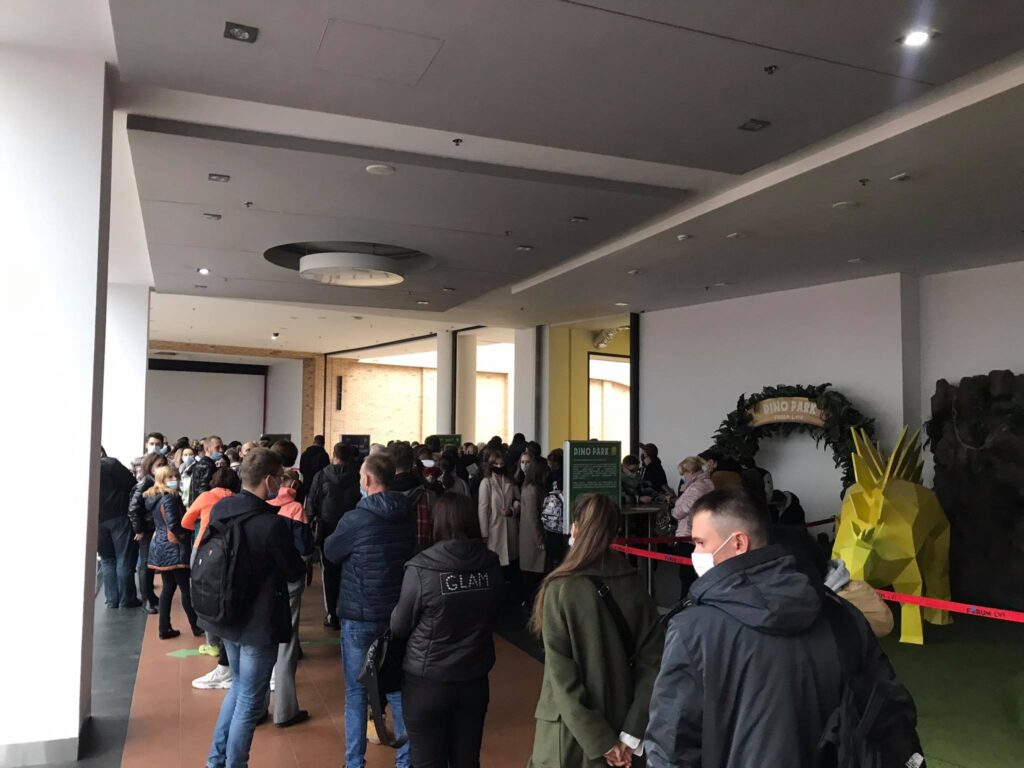 З 1 лютого від роботи відсторонюватимуть невакцинованих працівників, - голова медкомісії