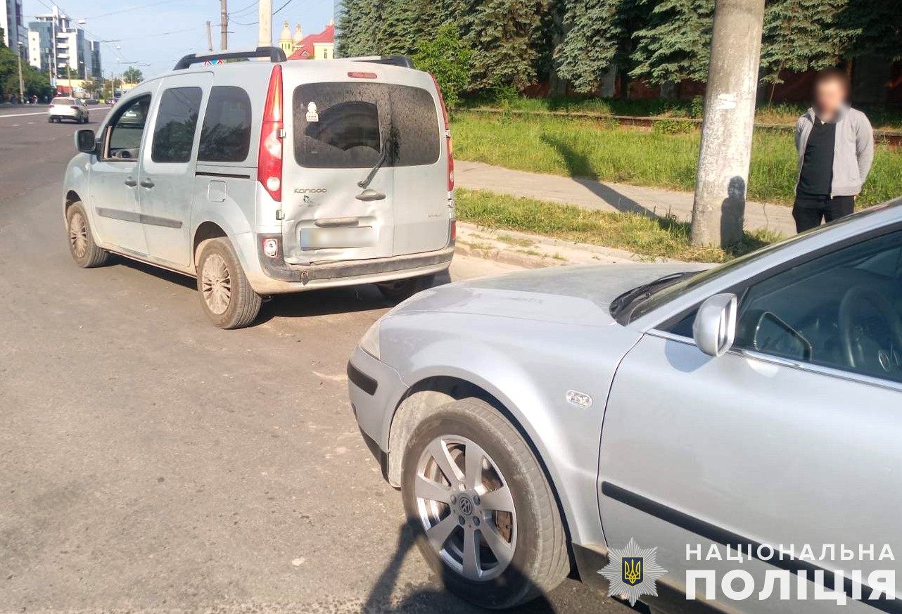 У Львові зіткнулися два автомобілі: травмувався 29-річний водій