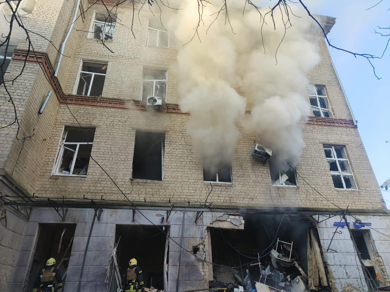 Удар по лікарні в Сумах: кількість загиблих зросла