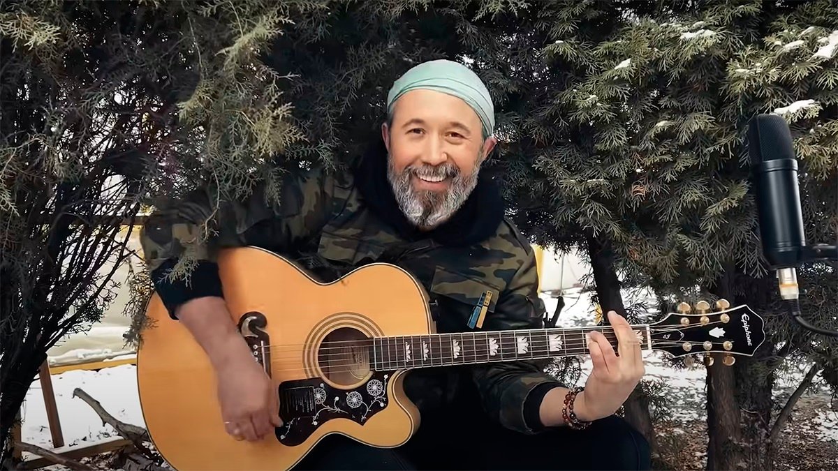Сергій Бабкін переспівав свій легендарний хіт. Новий трек про війну підірвав мережу