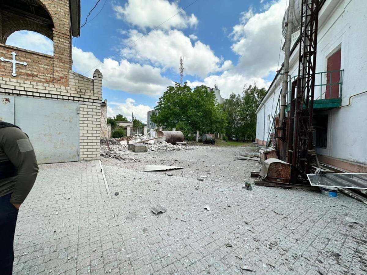 Рашисти 79 разів обстріляли Херсонщину. Влучили в релігійну споруду