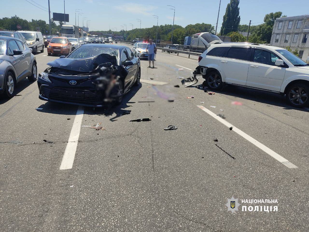 У Києві сталася масштабна ДТП: зіткнулися одразу три автівки