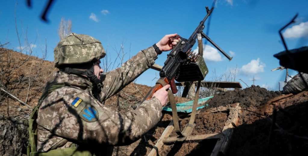 На Луганщині тривають важкі бої на трьох напрямках