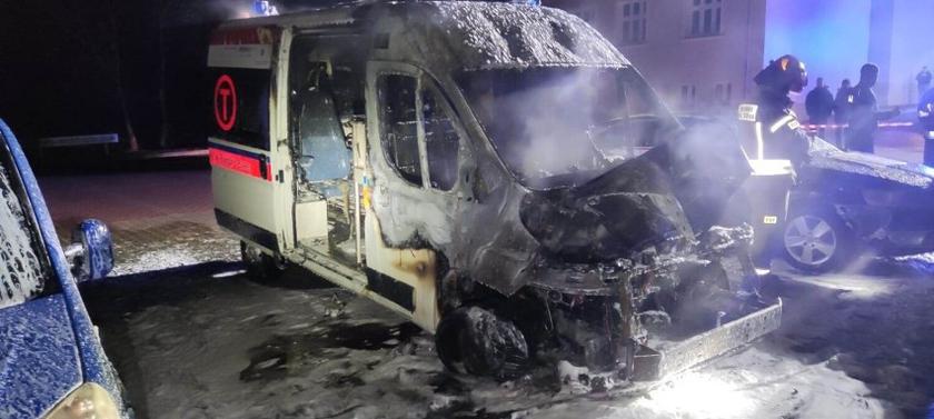 У Польщі спалили автомобілі швидкої допомоги, призначені для українського фронту