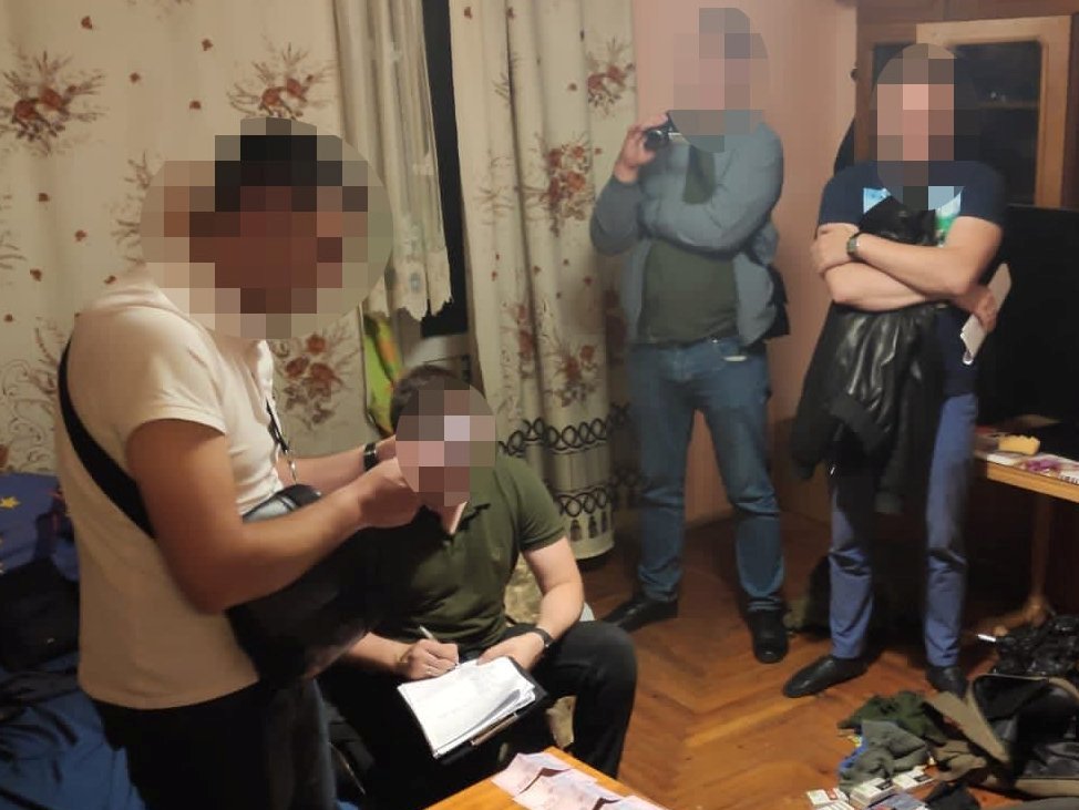 На Львівщині затримали 34-річного чоловіка за підозрою у розповсюдженні наркотиків