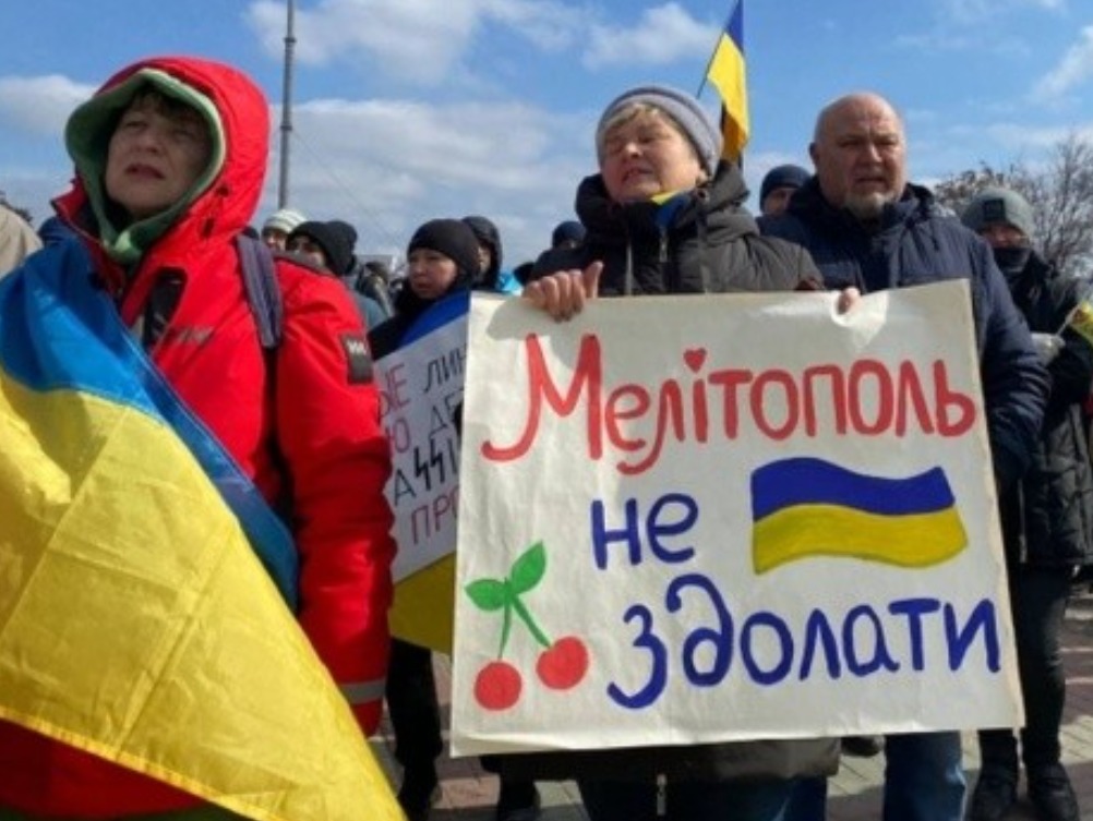 Що мають робити українці для перемоги. Опитування
