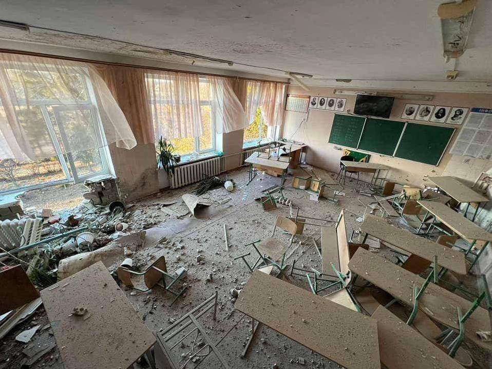 Російські загарбники зруйнували або пошкодили понад 500 закладів освіти