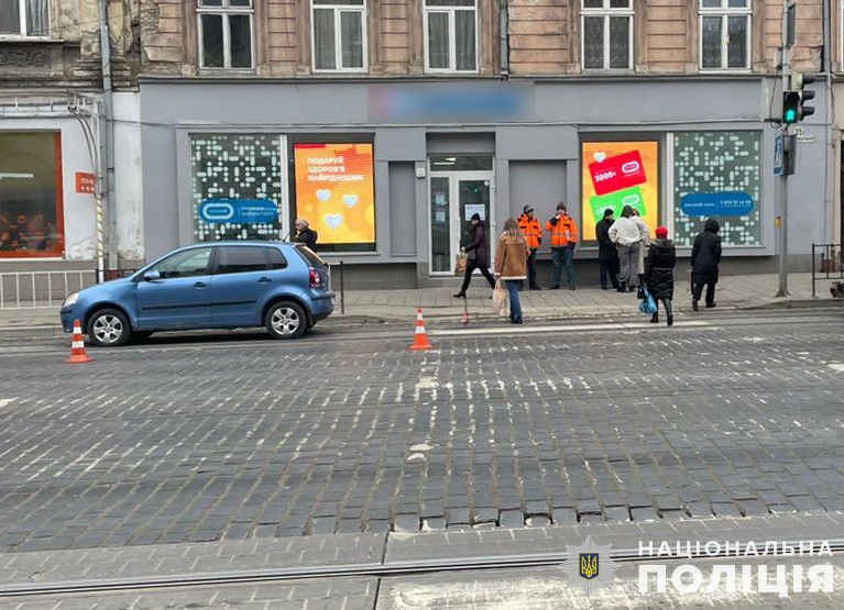 У центрі Львові водійка «Volkswagen» збила 90-річного пішохода
