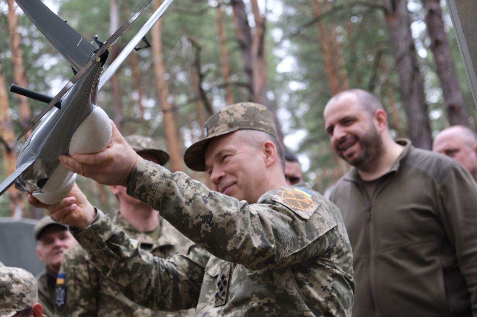 Сирський і Умєров перевірили нову українську зброю