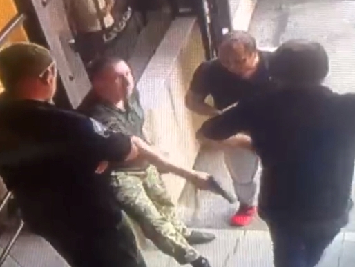 З'явилося відео стрільби чиновника Генштабу в спальному районі Києва