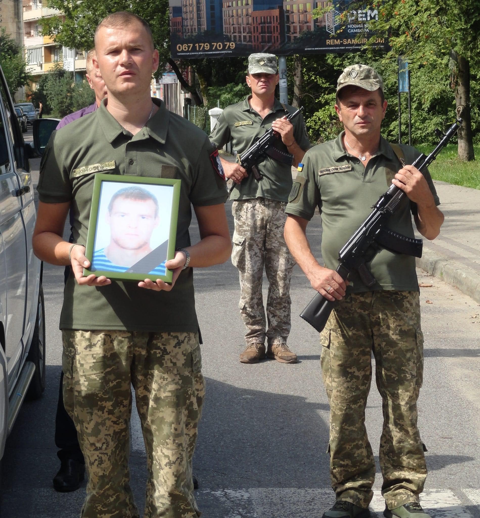 Загинув місяць тому: Львівщина прощається із 40-річним Воїном