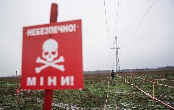 На Харківщині вантажівка підірвалась на вибухівці