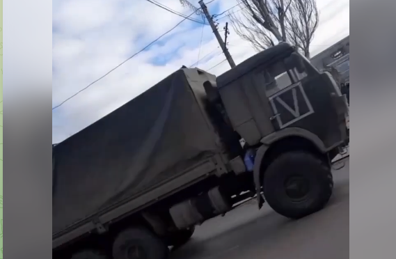 У Маріуполі фіксують рух військової техніки в бік Донецька