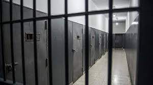 У Львові чоловік та жінка під виглядом ліків відправляли наркотики в тюрму
