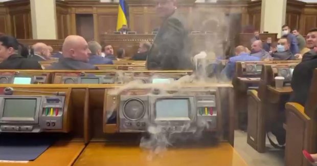 У Верховній Раді загорівся пульт для голосування. Депутати не постраждали