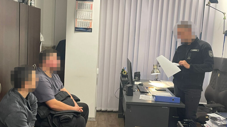 ДБР повідомило про підозру двом правоохоронцям, які побили чоловіка у Києві (відео)