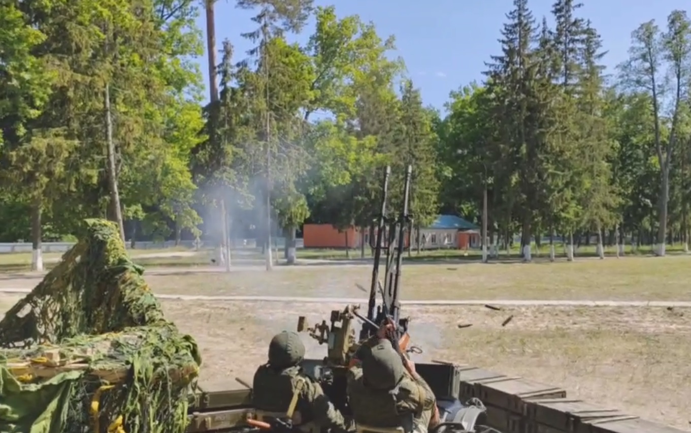 Як білоруські військові вчаться збивати дрони... холостими набоями. Відео