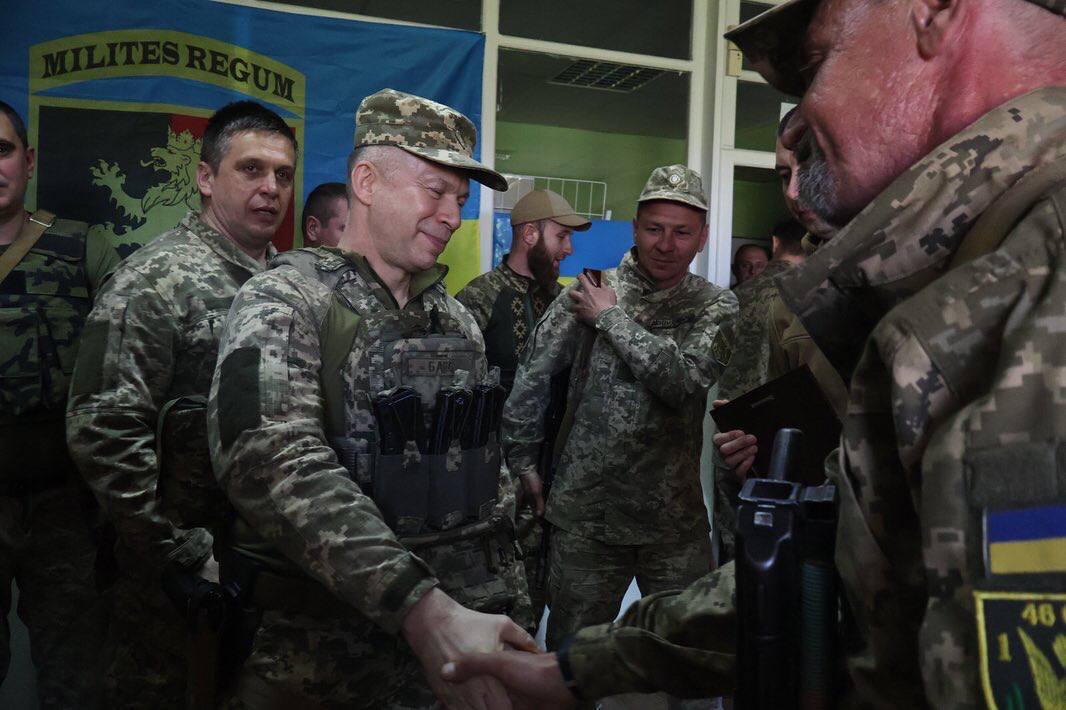 ЗСУ близькі до того, щоб оточити Бахмут, - Сирський