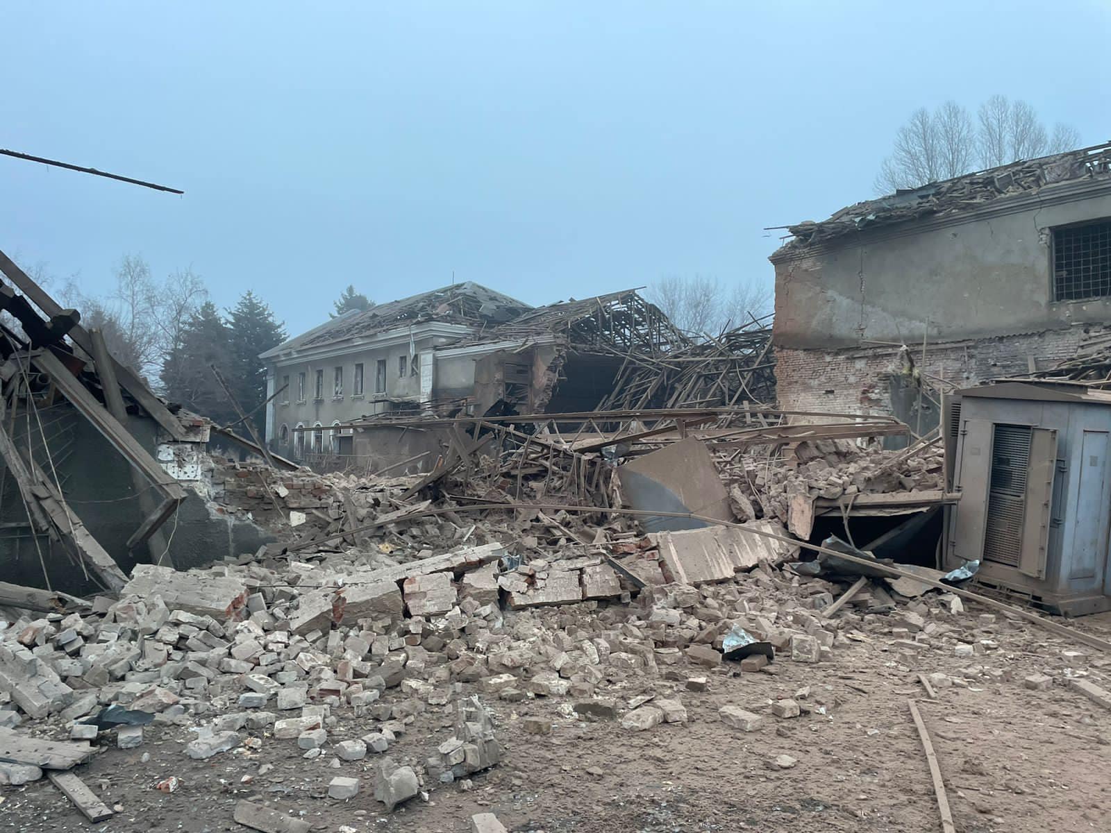 Росіяни атакували Слов'янськ, зруйнували керамічний цех