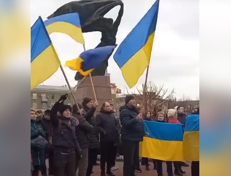 «Україна – понад усе!». У Бердянську вийшли на мітинг проти загарбників