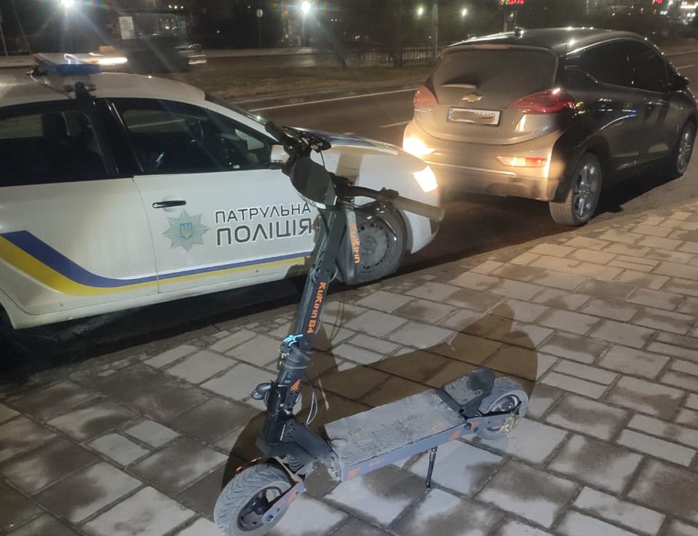У Львові чоловіка збив електросамокат: заява поліції