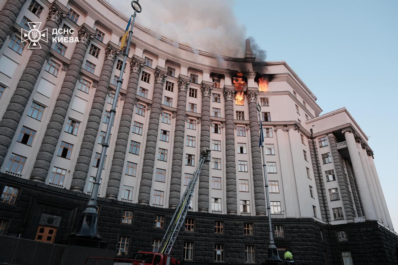 Окупанти вдарили по урядовому кварталу у Києві: що відомо