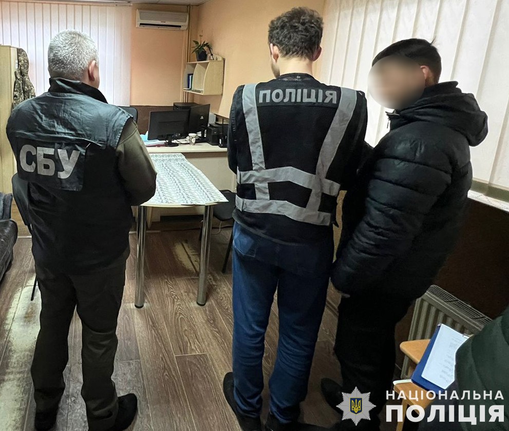 29-річний львів’янин пропонував прикордоннику 9 тис. доларів, щоб втекти в Польщу